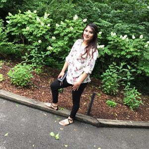 Meet your Posher, Isela